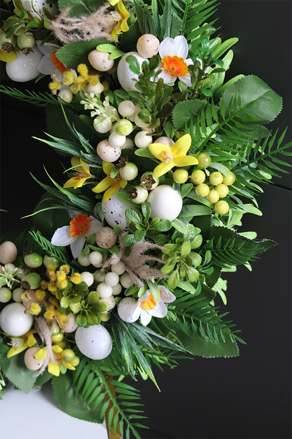 LaSpring, wielkanocny wianek z jajkami