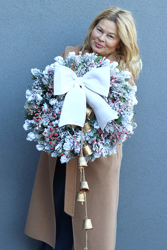 Śnieżny Puch, zimowy wianek z dzwonkami