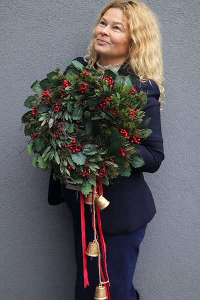 Pod Ostrokrzewem Bells, świąteczny wianek dekoracyjny