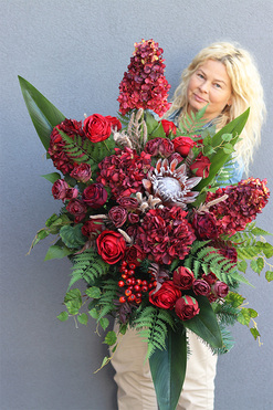 Bordo Luxury, nowoczesna wiązanka nagrobna, dł.104cm 