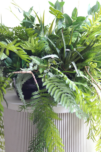 Window Green, zielona kompozycja ze zwisami, wym.28x50cm