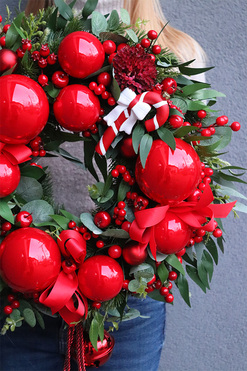 Deluxe Red, świąteczny wianek z dzwonkami, śr.49cm 
