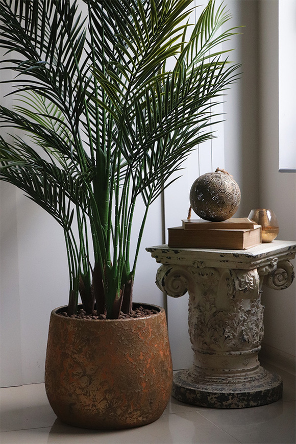 Clementine, sztuczna palma w złotej donicy