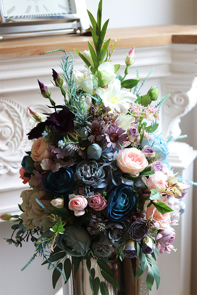 Blue Luizjana, kompozycja kwiatowa w wazonie