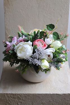 Deluni Terrina, kompozycja kwiatowa z kokardką, wys.26cm