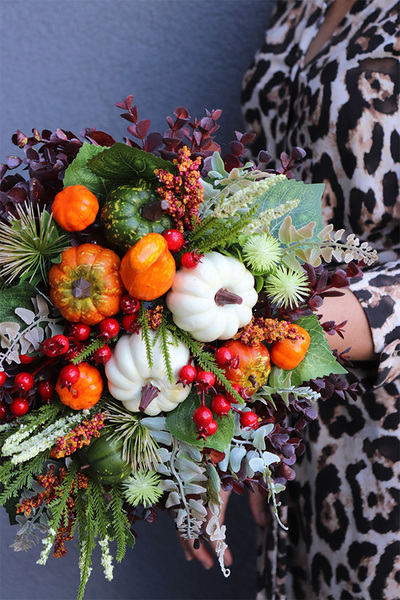 Grządki, jesienna kompozycja z dyniami