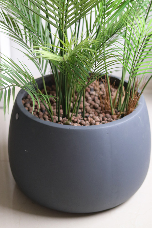 Haiti Concrete, sztuczna palma w betonowej donicy