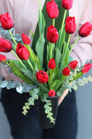 Tulipany Red April, bukiet nagrobny z gumowymi tulipanami