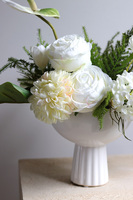 Wedding Day Leori, biała kompozycja w pucharze	