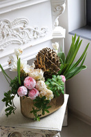 Leotte, kompozycja kwiatowa z karczochem