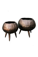 Rustic, metalowa osłonka na nóżkach