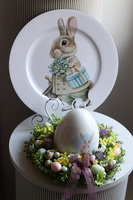 Pastels Dream, stroik wielkanocny na talerzu z jajem