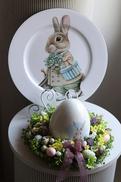 Pastels Dream, stroik wielkanocny na talerzu z jajem, wym.16x32cm 