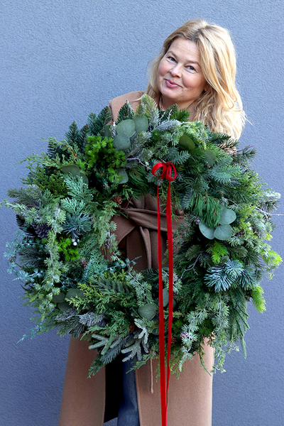 Świąteczny Las, nowoczesny wianek z szyszkami