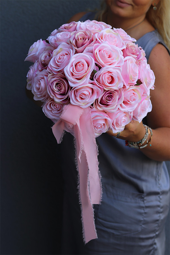 Pink Roses 2, kompozycja kwiatowa w misie