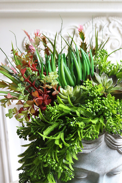 Driada, kompozycja sukulenty w głowie