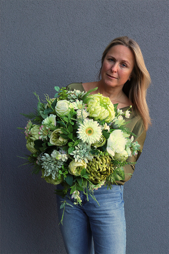Janina Green, kompozycja z zielonych kwiatów