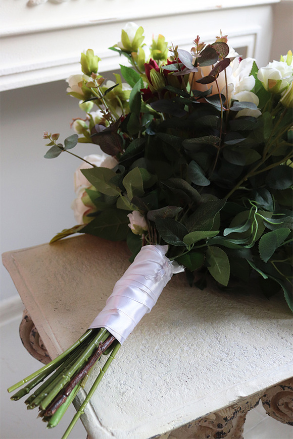 Lierta, elegencki bukiet w wazonie