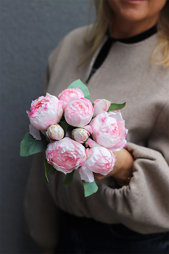 Peonies, bukiet różowych peoni