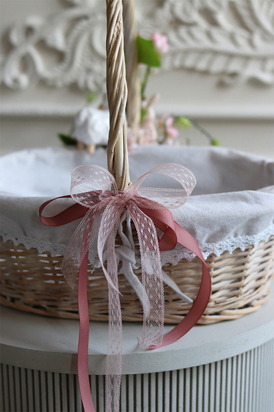 Kremonisa, dekorowany koszyczek wielkanocny