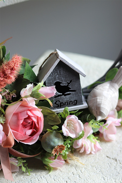 asymetryczny wianek z ptaszkiem, Dom Wiosną