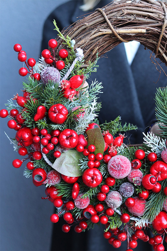 Czerwień na Święta, elegancki bożonarodzeniowy wianek, śr.40cm