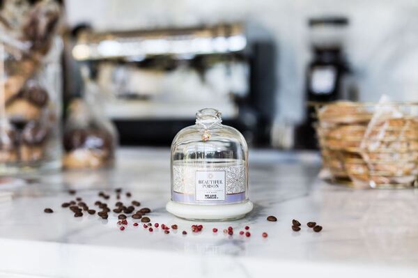 Beautiful Poison, sojowa świeczka zapachowa, Gold Series, 150g