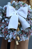 Śnieżny Puch, zimowy wianek z dzwonkami