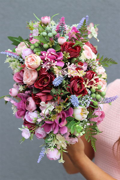 Bella Lux, kompozycja kwiatowa w złotym naczyniu