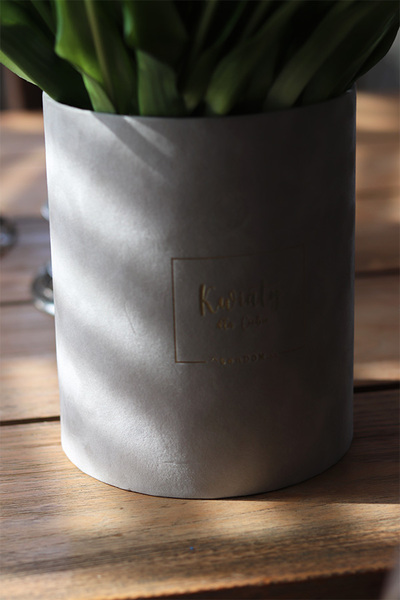 White Tulips, flowerbox z gumowymi tulipanami