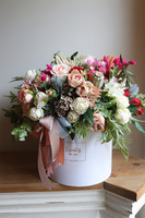 Elegancya Small, bogaty flowerbox w welurowym pudełku