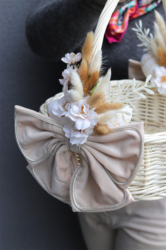 Kokarda Creama, dwustronnie dekorowany koszyczek wielkanocny