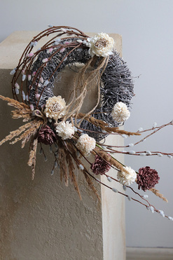 Boho House, wiosenny wianek z baziami, rozp.43cm 