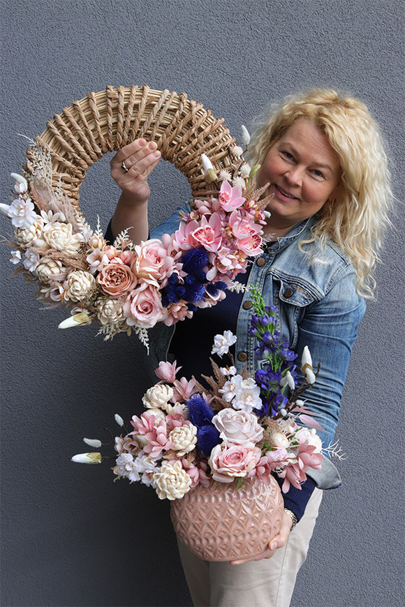 Sevilla, kompozycja kwiatowa w wazonie