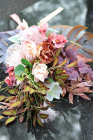 Beige Greta, bukiet nagrobny w pastelowych kolorach