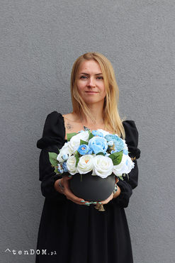 Błękit Serca, błękitna kompozycja kwiatowa w naczyniu, wym.27x41cm