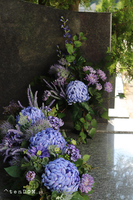  Dacja Blue, jesienny bukiet nagrobny we wkładzie