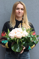 Culli Rose 4, bukiet nagrobny we wkładzie