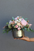 Andria Salise Roses, kompozycja kwiatowa w szkle