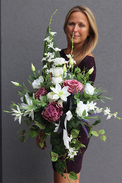 bukiet nagrobny we wkłądzie, Elwira, wys.60cm