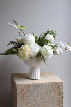 Wedding Day Leori 8, biała kompozycja w pucharze, wym.38x50x30cm