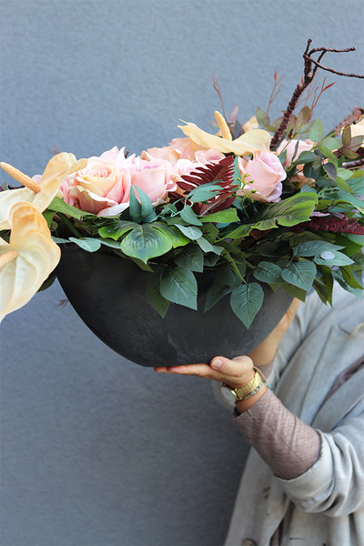 Bliskość Cappuccino Goldi, kompozycja nagrobna w naczyniu łódce