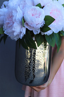 Aura Deluxe Silver, obfity bukiet peonii w srebrnym wazonie, wys.51cm