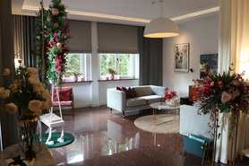 La Guel Rose, kompozycja kwiatowa w wazonie, wys.45cm 