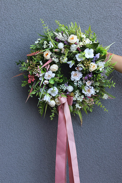 Millania, biały wianek na drzwi, śr.43cm 