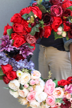 Monaco England, bardzo duży kwiatowy wianek, śr.96cm