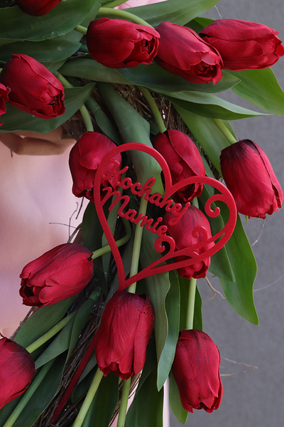 Lovely Red, wieniec nagrobny w kształcie serca