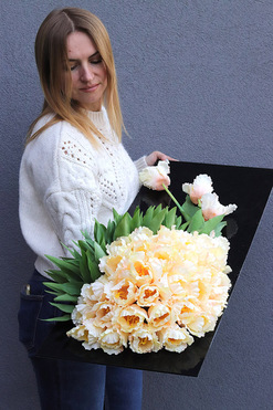 Tulippo New Design Peach, dekoracja nagrobna na czarnej podstawie, wym.90x35cm 