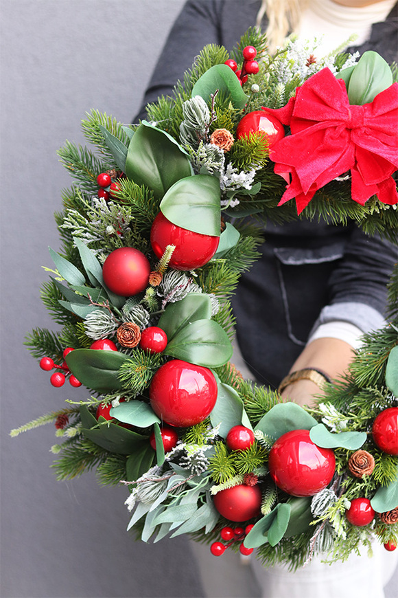 Christmas Exclusive, świąteczny wianek na drzwi na żywej igle