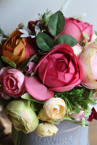 Zuzanna, elegancki flowerbox z kolorowymi kwiatami